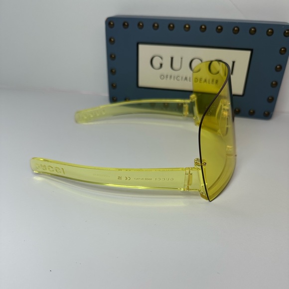 New Season Gucci Eyewear Mask-shaped frame sunglasses - Picture 8 of 14